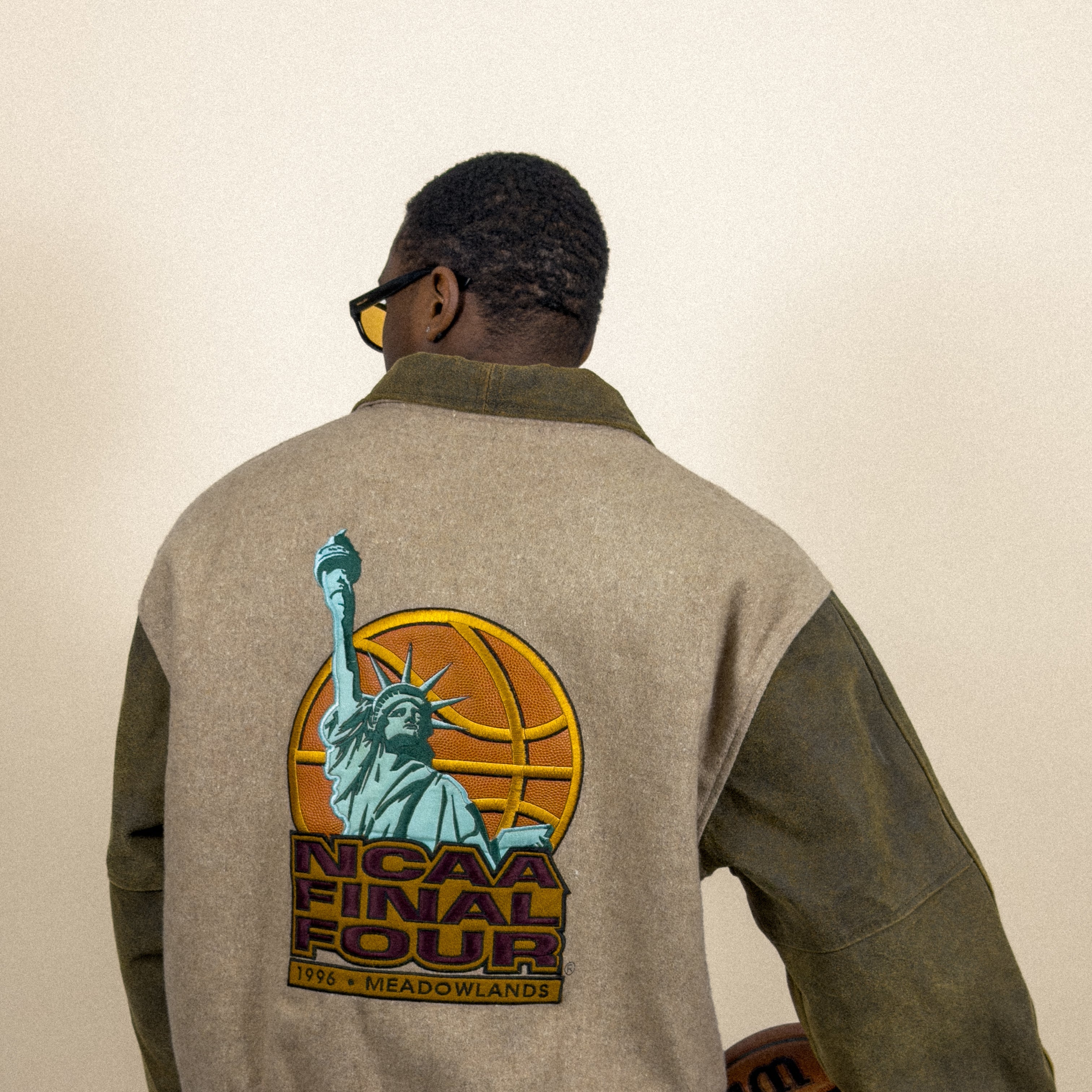 New York Basketball Varsity Jacket Beige 1996 | Size XL | Vintage
